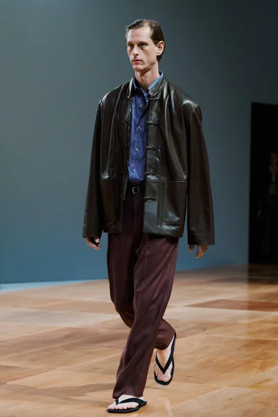Look 26